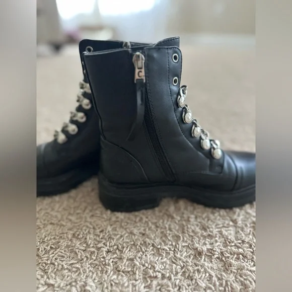 Circus by Sam Edelman Black Combat
Boots - Size 6 - Picture 7 of 9